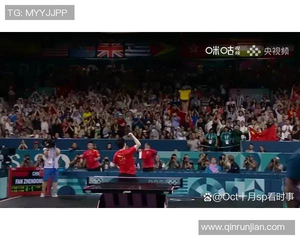 足球明星抱胸姿态展现自信魅力的精彩瞬间合集